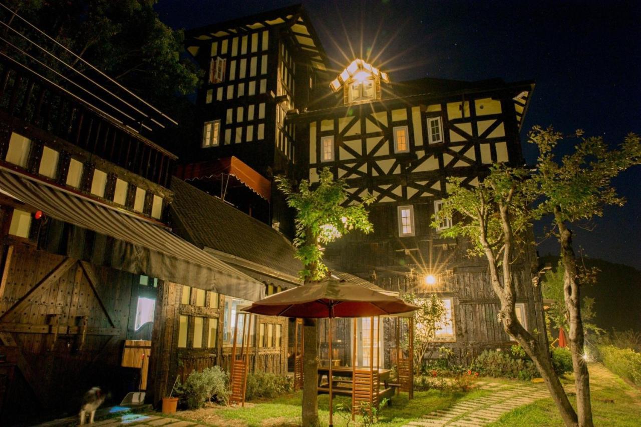 Black Forest Manor Renai Exterior foto
